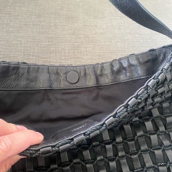 Banana Republic • leather shoulder bag - Picture 2 of 7